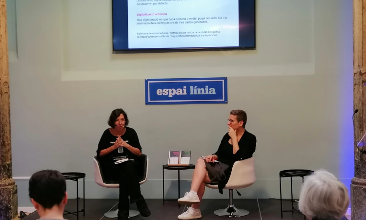 Simona Levi presenta a l'Espai Línia el seu nou llibre: 'Digitalització democràtica'